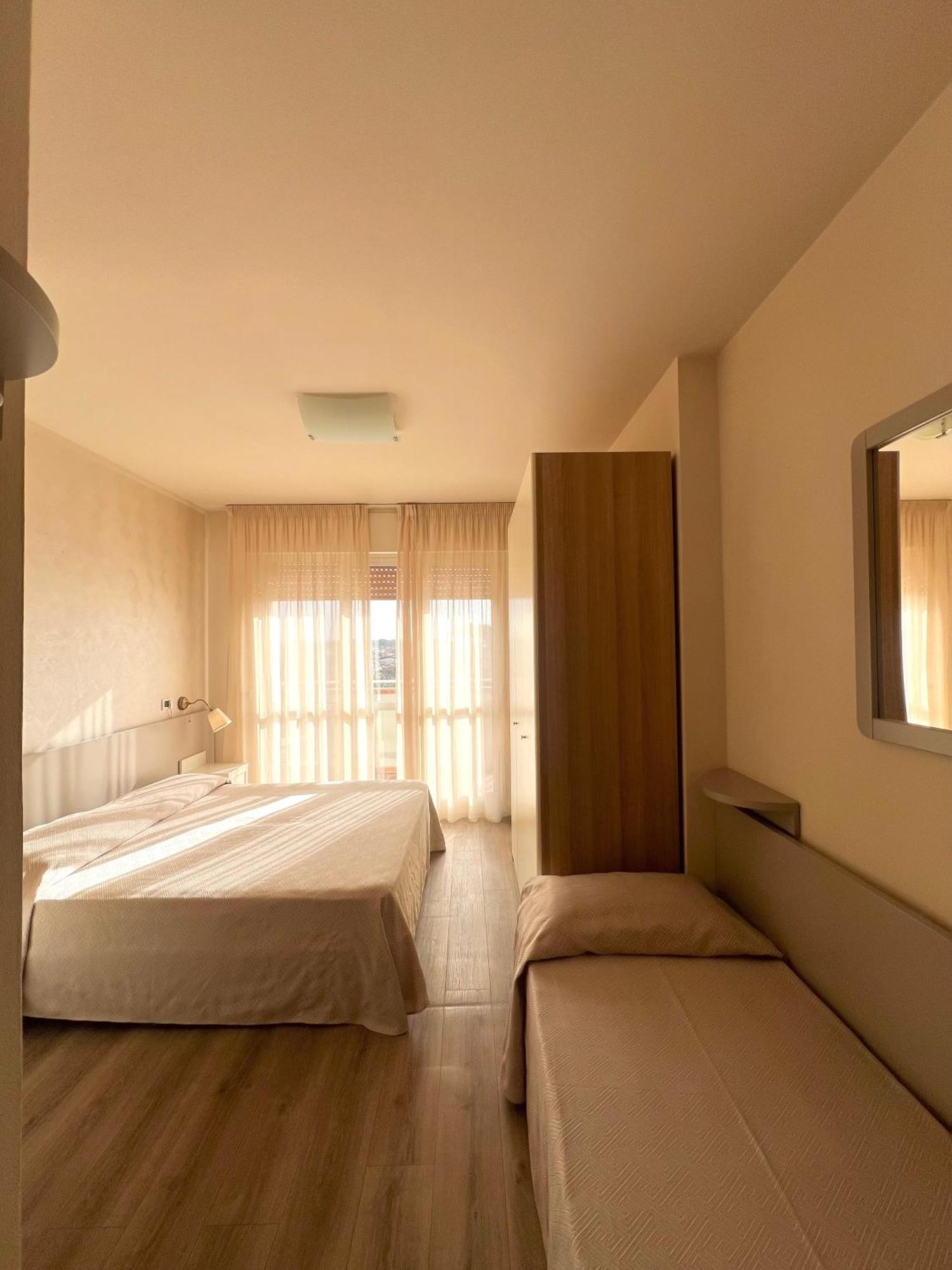 Hotel Nuova Sabrina Marina di Pietrasanta Exterior photo